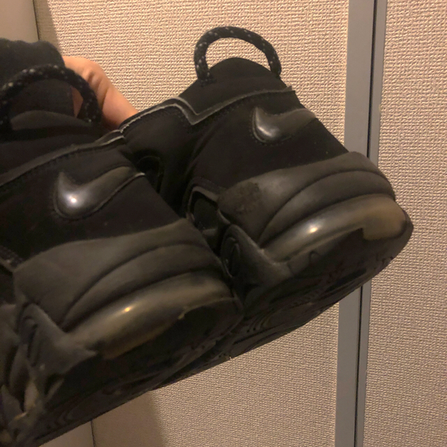 NIKE(ナイキ)のモアテン　黒　27.5センチ メンズの靴/シューズ(スニーカー)の商品写真