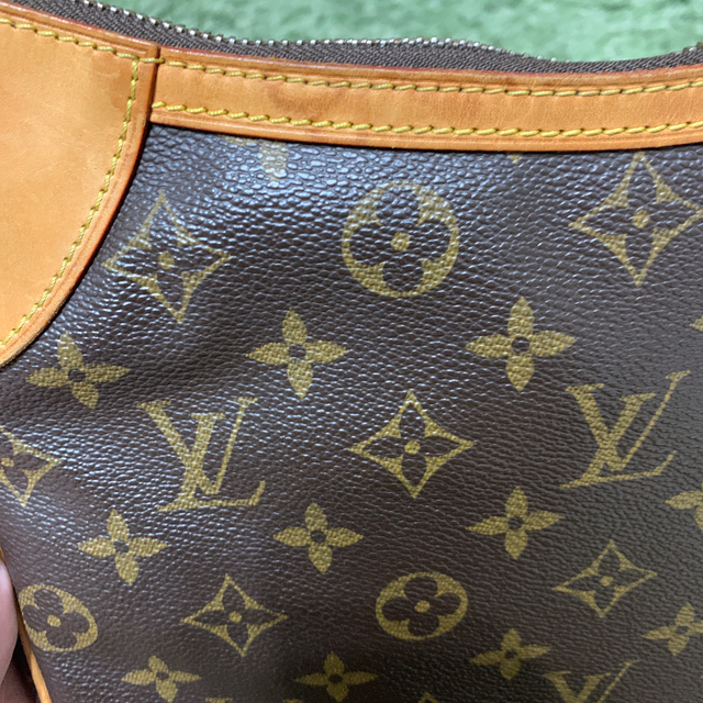 LOUIS VUITTON 1