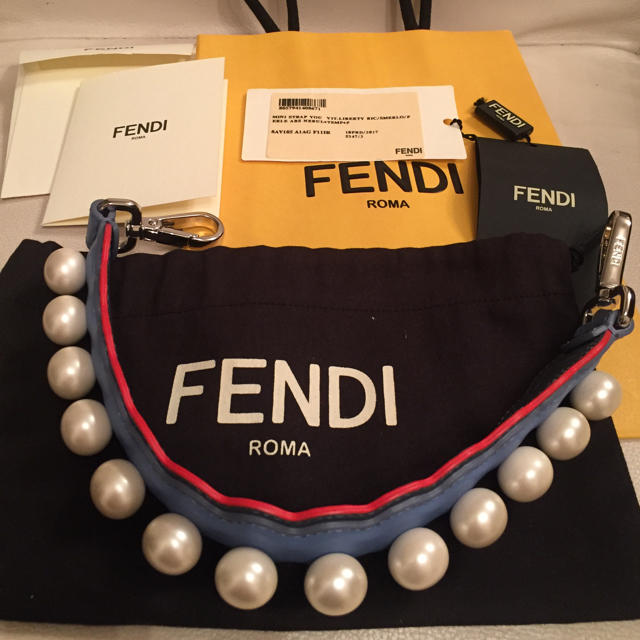 新品、未使用  フェンディ  FENDI ミニ ストラップユー