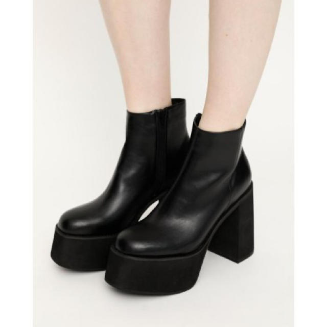 SLY CHUNK SOLE BOOTS