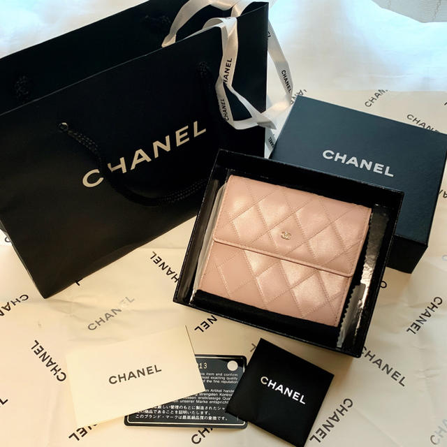 CHANEL 二つ折財布　ピンク