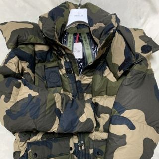 MONCLER モンクレール ダウンジャケット

(ダウンジャケット)