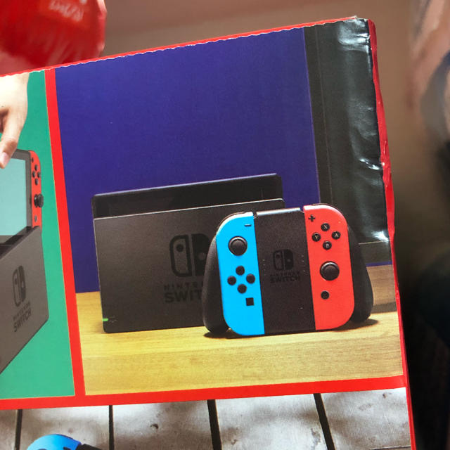 美品　任天堂スイッチ　新型　Nintendo Switch ネオン