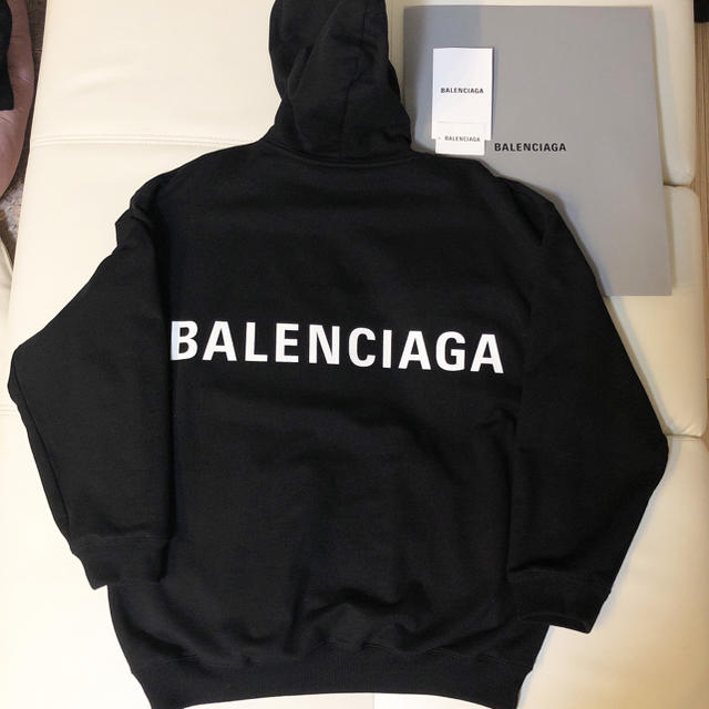 Balenciaga - BALENCIAGA パーカー Ｍサイズ