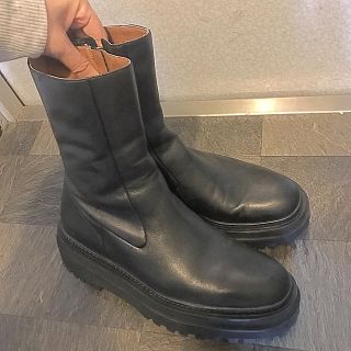 ザラ(ZARA)のzara トラックソールレザーアンクルフラットブーツ　今季　40(ブーツ)