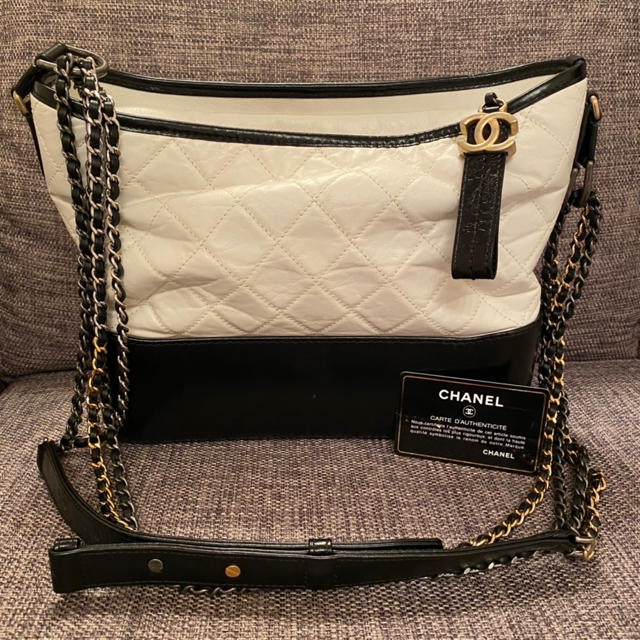 ショルダーバッグ正規品　CHANEL ガブリエル　ホーボーバッグ　25番台