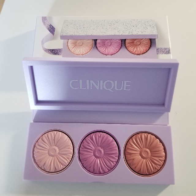 CLINIQUE - CLINIQUE チーク 3色セット☆ホリデー限定☆の通販 CLINIQUE - CLINIQUE チーク 3色セット☆ホリデー限定☆の通販