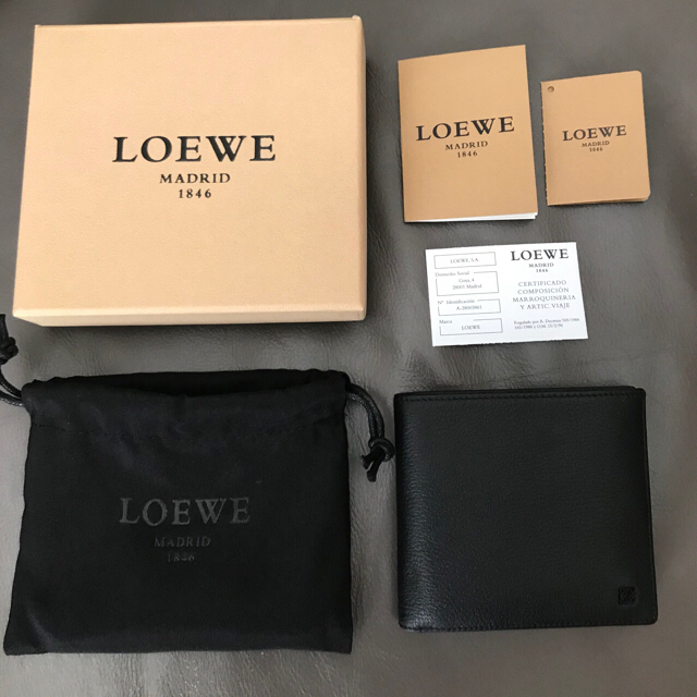 LOEWE(ロエベ)の未使用品☆LOEWE ロエベ☆メンズ　財布　ブラック　黒 メンズのファッション小物(折り財布)の商品写真