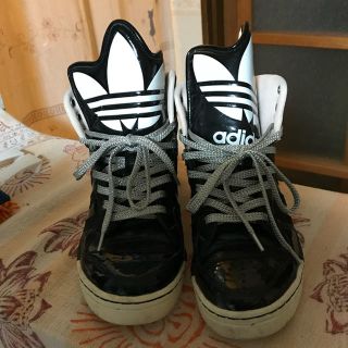 アディダス(adidas)のadidas アディダスビックロゴタンハイカットスニーカー(スニーカー)