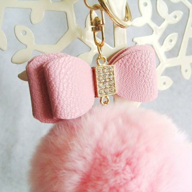 リボン付き　ファーのバッグチャーム（ピンク） レディースのファッション小物(その他)の商品写真