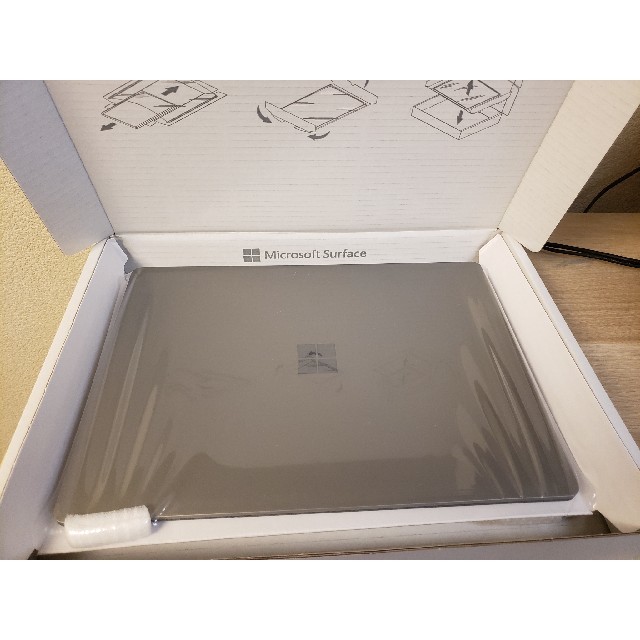 【未使用品】Surface Laptop i5/8gb/256gb