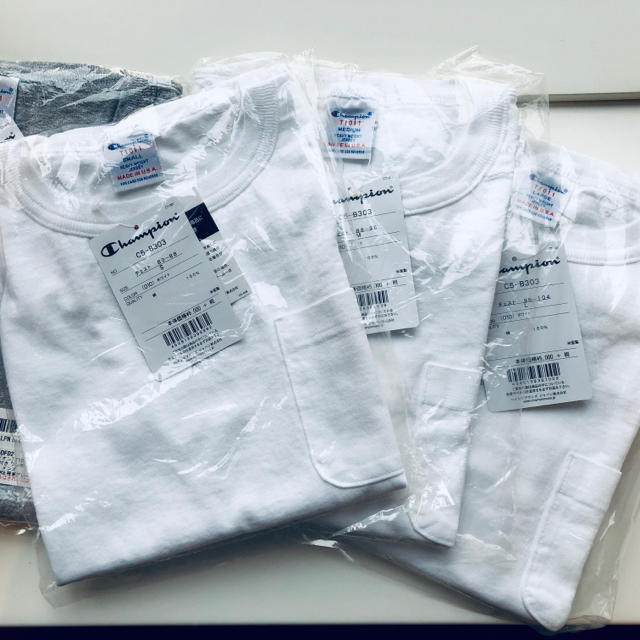 Champion(チャンピオン)のチャンピオン T1011 ホワイトS、グレーL2枚セット メンズのトップス(Tシャツ/カットソー(七分/長袖))の商品写真