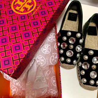 トリーバーチ(Tory Burch)の【新品未使用半額以下、レア品】トリーバーチ  エスパドリーユ(スリッポン/モカシン)