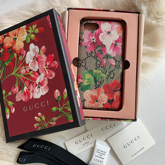 Gucci - GUCCI♡iPhoneケースの通販