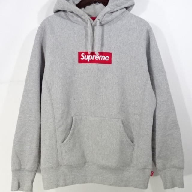 Supreme(シュプリーム)のシュプリーム　ボックスロゴ　フーデットパーカー レディースのトップス(パーカー)の商品写真