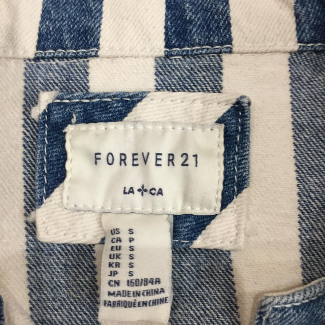 FOREVER 21(フォーエバートゥエンティーワン)のGジャン レディースのジャケット/アウター(Gジャン/デニムジャケット)の商品写真