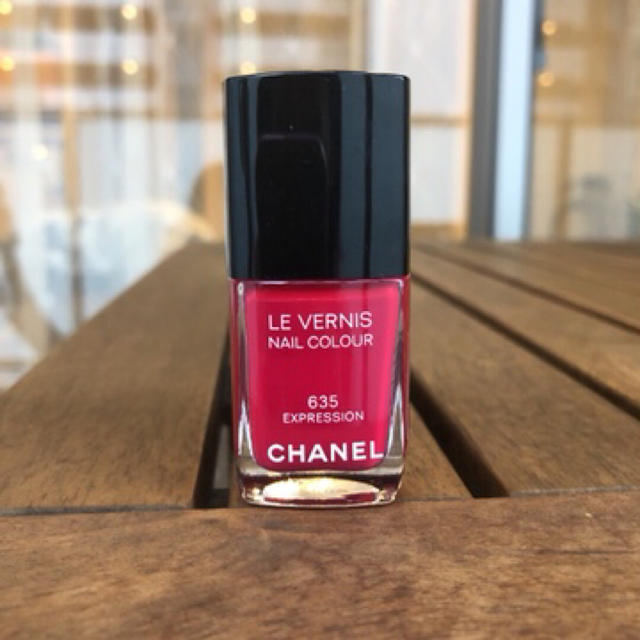 CHANEL(シャネル)のシャネル ヴェルニ 635 エクスプレシオン 13ml コスメ/美容のネイル(マニキュア)の商品写真