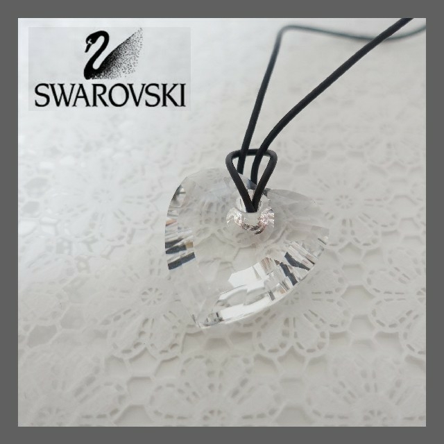 SWAROVSKI - 《ホワイトデー限定SALE》スワロフスキー ハート クリスタル レザーペンダントの通販 by Halu's shop