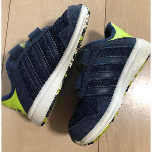 adidas(アディダス)のアディダス 赤ちゃん 子供靴 13.5cm キッズ/ベビー/マタニティのベビー靴/シューズ(~14cm)(スニーカー)の商品写真