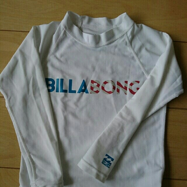 billabong(ビラボン)のBILLABONG ラッシュガード 110cm キッズ/ベビー/マタニティのキッズ服男の子用(90cm~)(水着)の商品写真