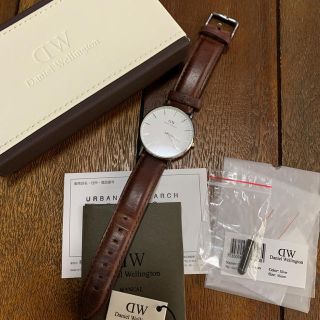 ダニエルウェリントン(Daniel Wellington)のいくらくらいが妥当でしょうか。(腕時計)