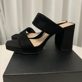 ザラ(ZARA)の着用一回ZARAスウェード本革ハイヒールサンダルブラック(サンダル)