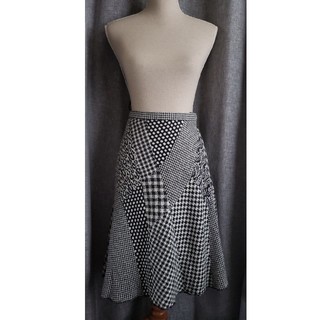 ユキトリイインターナショナル(YUKI TORII INTERNATIONAL)の美品　YUKI TORII  日本製　可愛いパッチワークのニットスカート　(ひざ丈スカート)