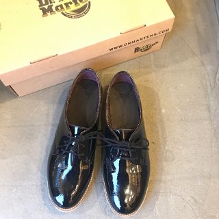 ドクターマーチン(Dr.Martens)の【新品】ドクターマーチン エナメル レースアップ シューズ(ローファー/革靴)