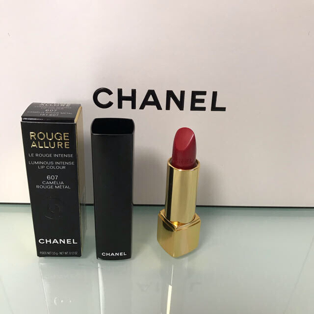 CHANEL(シャネル)のCHANEL ルージュアリュール　カメリア　《限定パッケージ》 コスメ/美容のベースメイク/化粧品(口紅)の商品写真