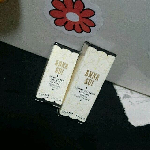 ANNA SUI(アナスイ)の美容液 ミニボトル コスメ/美容のスキンケア/基礎化粧品(化粧水/ローション)の商品写真