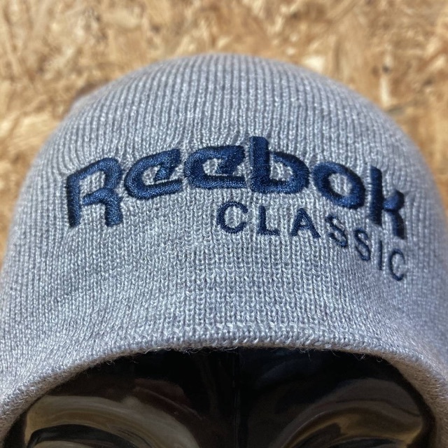 Reebok(リーボック)のReebok CLASSIC ビーニー ニットキャップ 帽子 グレー  メンズの帽子(ニット帽/ビーニー)の商品写真