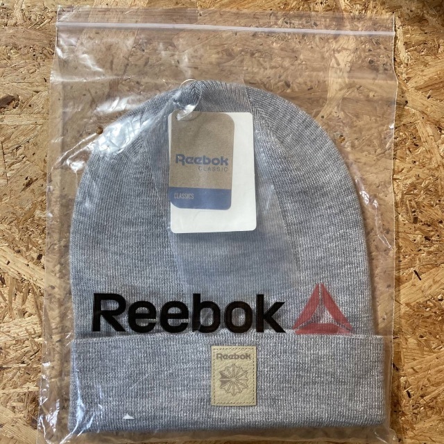 Reebok(リーボック)のReebok CLASSIC ビーニー ニットキャップ 帽子 グレー  メンズの帽子(ニット帽/ビーニー)の商品写真