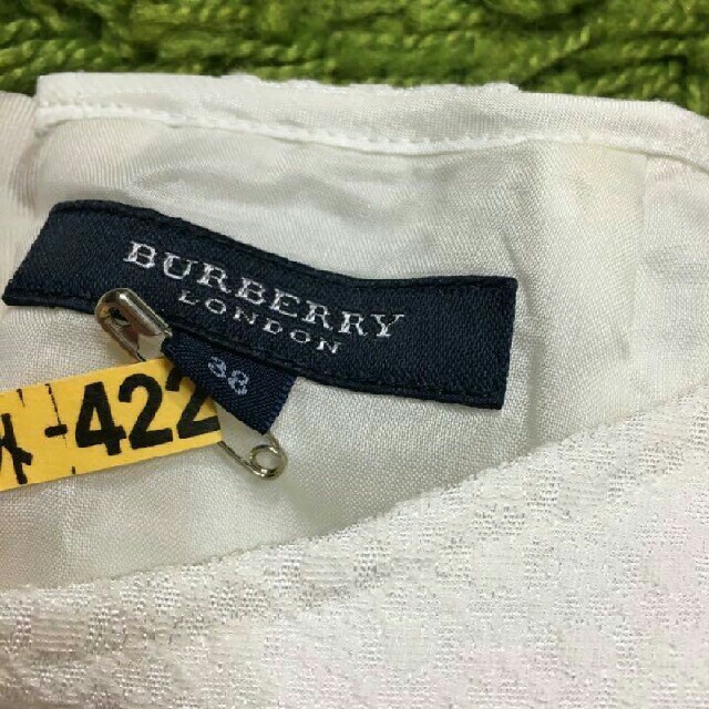 BURBERRY(バーバリー)のburberryバーバリー　清楚なレディワンピース レディースのワンピース(ひざ丈ワンピース)の商品写真