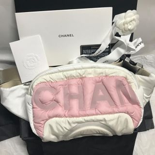 シャネル(CHANEL)の2018 シャネル　美品　CHANEL ウエストバッグ　ウエストポーチ　ピンク(ボディバッグ/ウエストポーチ)