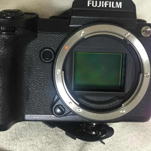 富士フイルム(フジフイルム)のGFX50S body FUJIFILM 富士フィルム スマホ/家電/カメラのカメラ(ミラーレス一眼)の商品写真