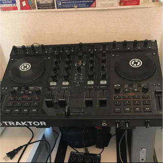 TRAKTOR S4(DJコントローラー)
