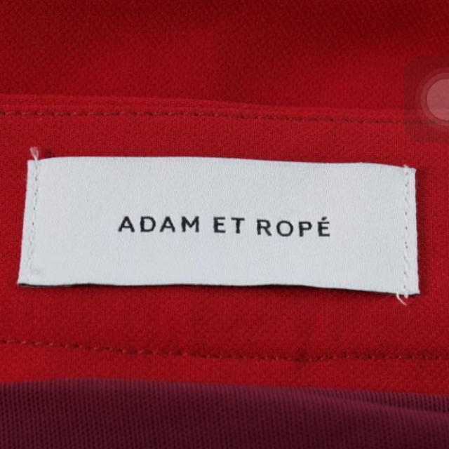 Adam et Rope'(アダムエロぺ)の新品　センタープレステーパードパンツ レディースのパンツ(カジュアルパンツ)の商品写真