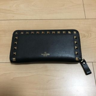 ヴァレンティノ(VALENTINO)のVALENTINO ロックスタッズ ウォレット(長財布)