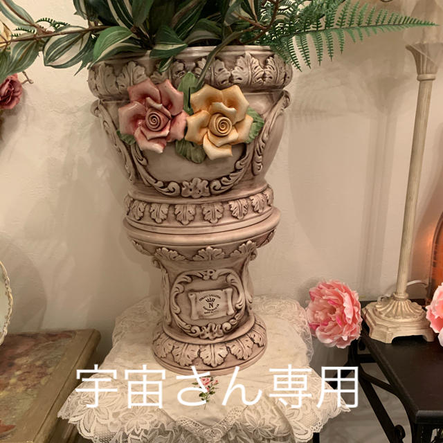 薔薇の花の花瓶