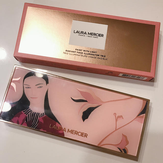 laura mercier(ローラメルシエ)の ローラメルシエ ライト ラディアント フェイス イルミネーター トリオ コスメ/美容のベースメイク/化粧品(フェイスカラー)の商品写真