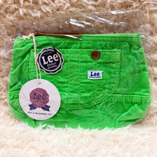 Lee(リー)のLee コーデュロイ　ポーチ　green レディースのファッション小物(ポーチ)の商品写真