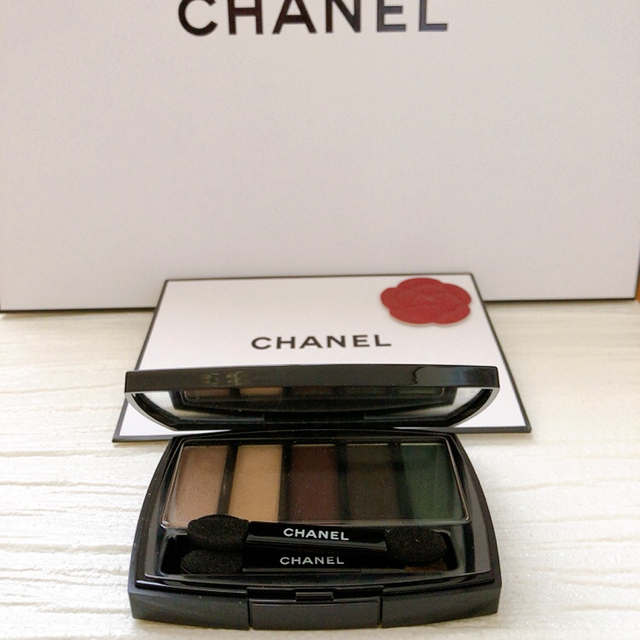 CHANEL(シャネル)のCHANELアイシャドウ コスメ/美容のベースメイク/化粧品(アイシャドウ)の商品写真