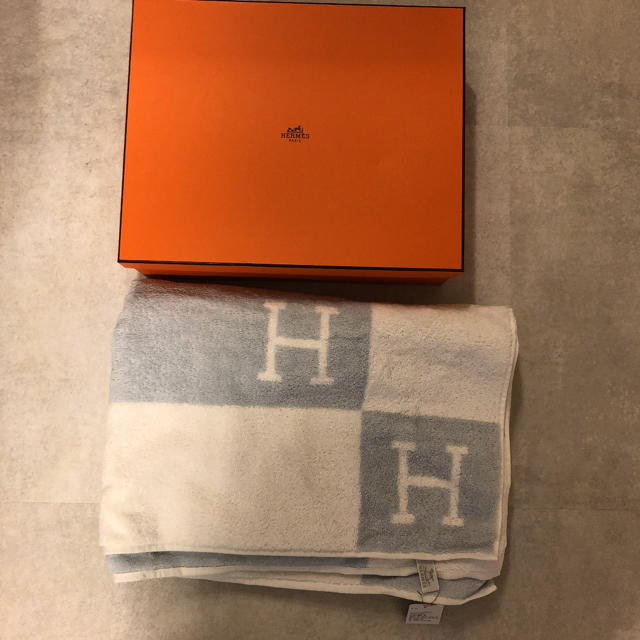 Hermes(エルメス)のHERMES エルメス アヴァロン　大判バスタオル  キッズ/ベビー/マタニティのこども用ファッション小物(おくるみ/ブランケット)の商品写真