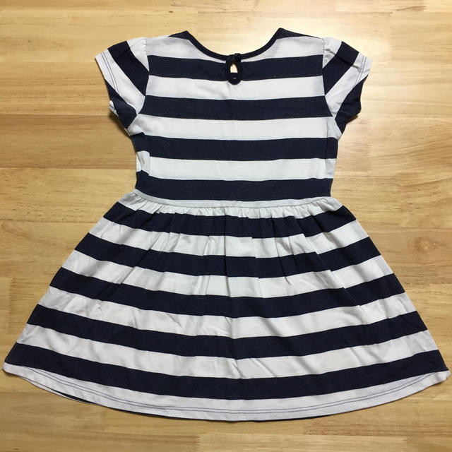 女の子ボーダーワンピース　95サイズ キッズ/ベビー/マタニティのキッズ服女の子用(90cm~)(ワンピース)の商品写真