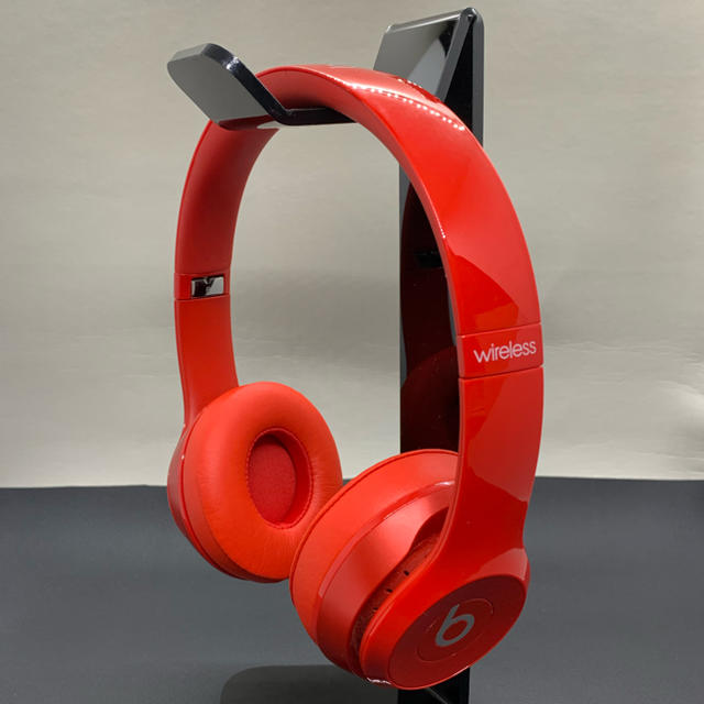 Beats by Dr Dre(ビーツバイドクタードレ)の大人気Beats solo2 Wirelessレッド、比較的綺麗です♪ スマホ/家電/カメラのオーディオ機器(ヘッドフォン/イヤフォン)の商品写真