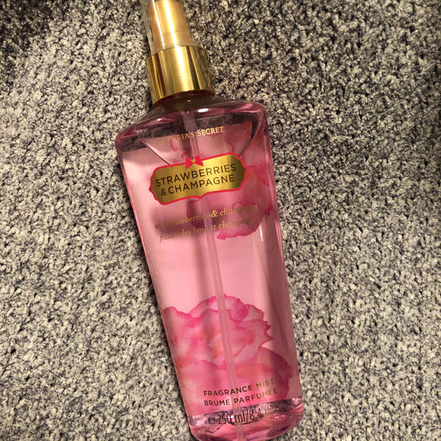 Victoria's Secret(ヴィクトリアズシークレット)のVictoria’s Secret ボディミスト コスメ/美容の香水(香水(女性用))の商品写真