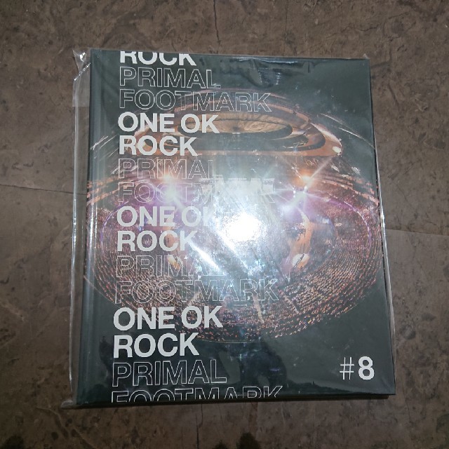 ONE OK ROCK(ワンオクロック)のONE OK ROCK写真集 #８ エンタメ/ホビーのタレントグッズ(ミュージシャン)の商品写真