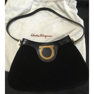 サルヴァトーレフェラガモ(Salvatore Ferragamo)のフェラガモ ハンドバッグ(ハンドバッグ)