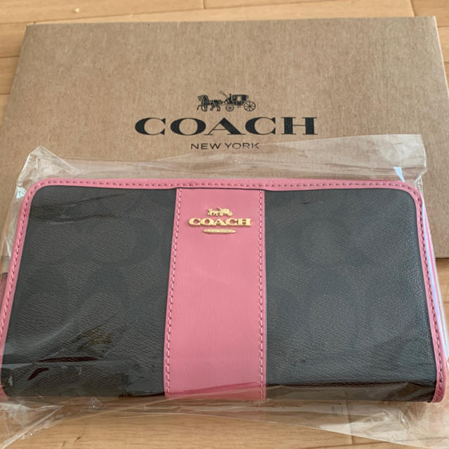 COACH  ラウンドファスナー長財布　ブラウン/ピンク