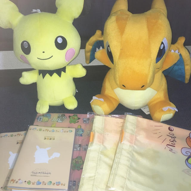 ポケモン(ポケモン)の☆ポケットモンスターサン＆ムーン☆ぬいぐるみセット　ピチュー リザードン エンタメ/ホビーのおもちゃ/ぬいぐるみ(ぬいぐるみ)の商品写真